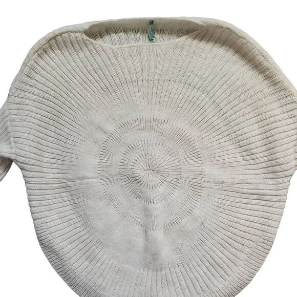 United Colors of Benetton Girls Size 8/9 Ivory Circle Knit Sweater - Picture 2 of 6